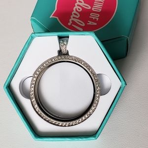 Origami Owl Legacy locket with family tree plate